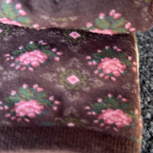 GOLDTOE Women's Floral Dress Crew Socks, 3 Pairs - Picture 8 of 8